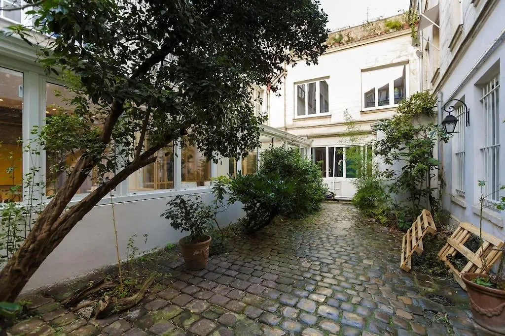 דירה Charming Studio In A Courtyard In פריז