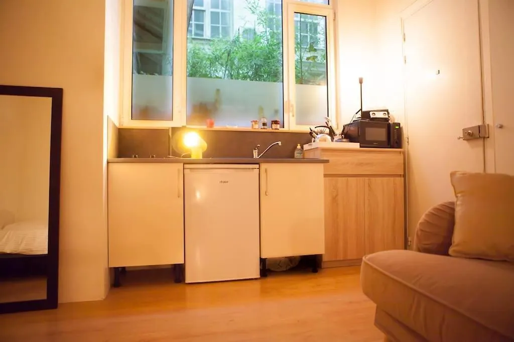 דירה Charming Studio In A Courtyard In פריז צרפת