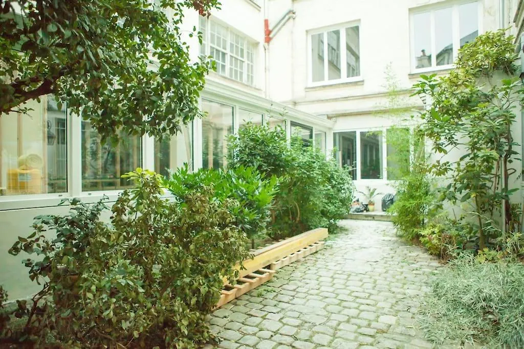 Apartment Charming Studio In A Courtyard In Paris France