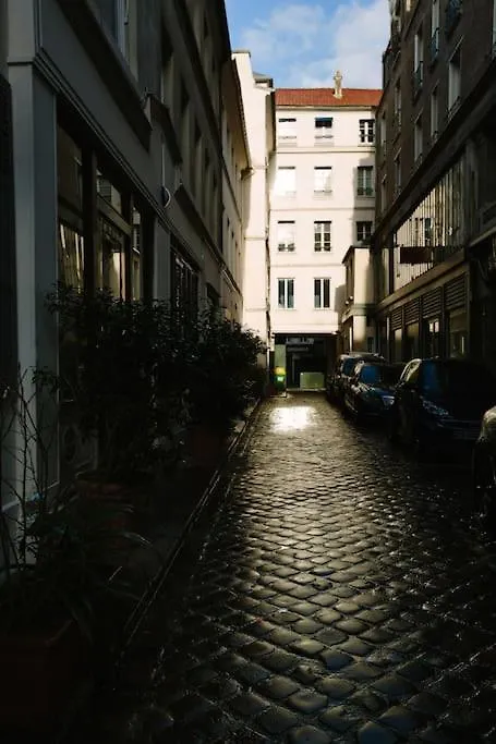 Charming Studio In A Courtyard In Paris 0*,